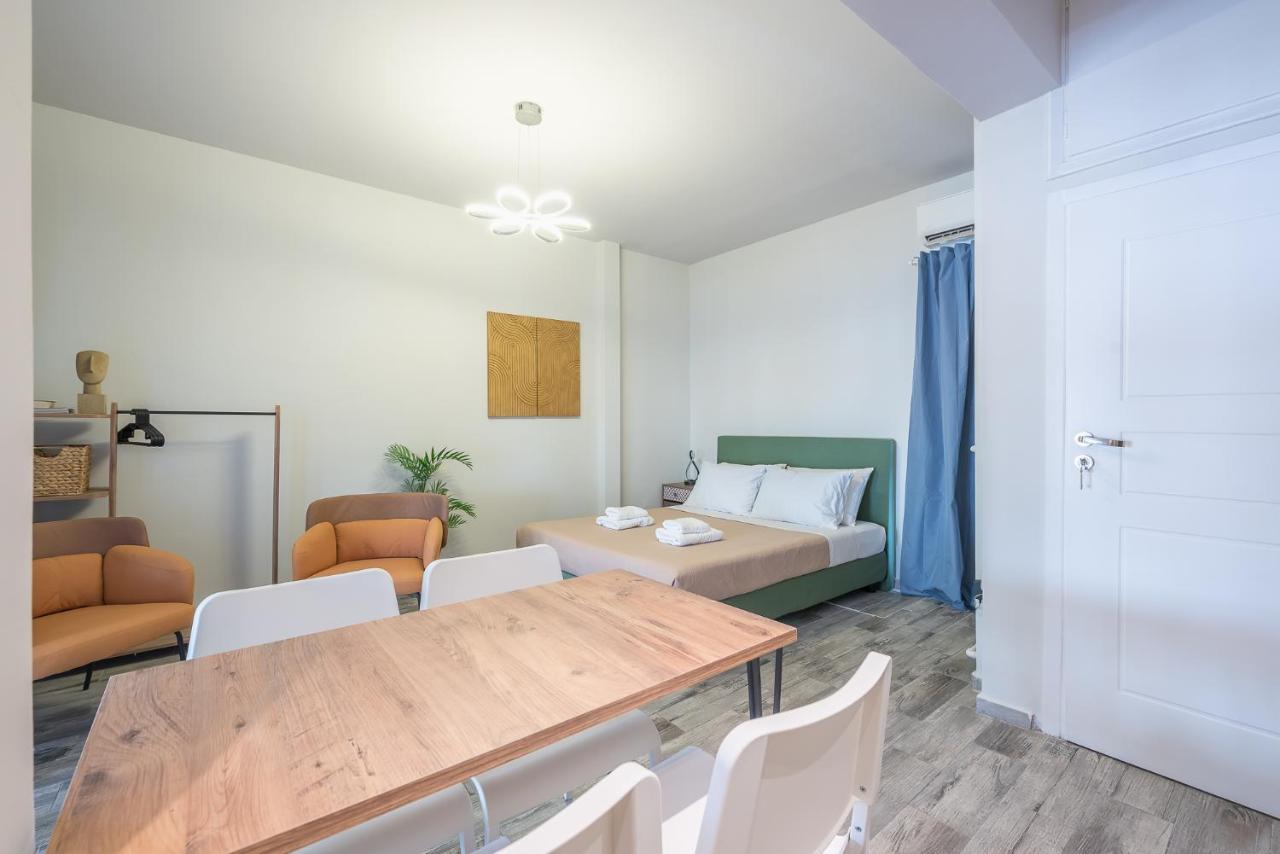 Sunny Studio With Starlight Balcony Ateny Zewnętrze zdjęcie